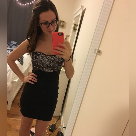 XS Sequin Body con dress by Mystic - Picture 1 of 6